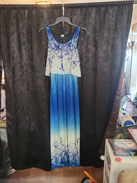 Dresses & Skirts - Blue Ombre Floral Maxi Dress